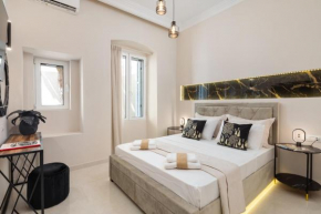 Modern-Vintage Old Town Suites